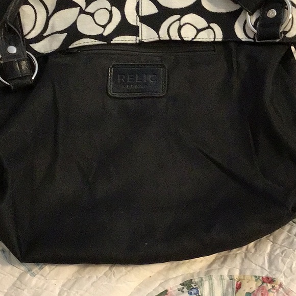 Relic by Fossil Rose Print Handbag NWT - Picture 4 of 6